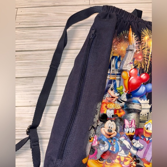 Walt Disney World character drawstring backpack - Picture 6 of 6